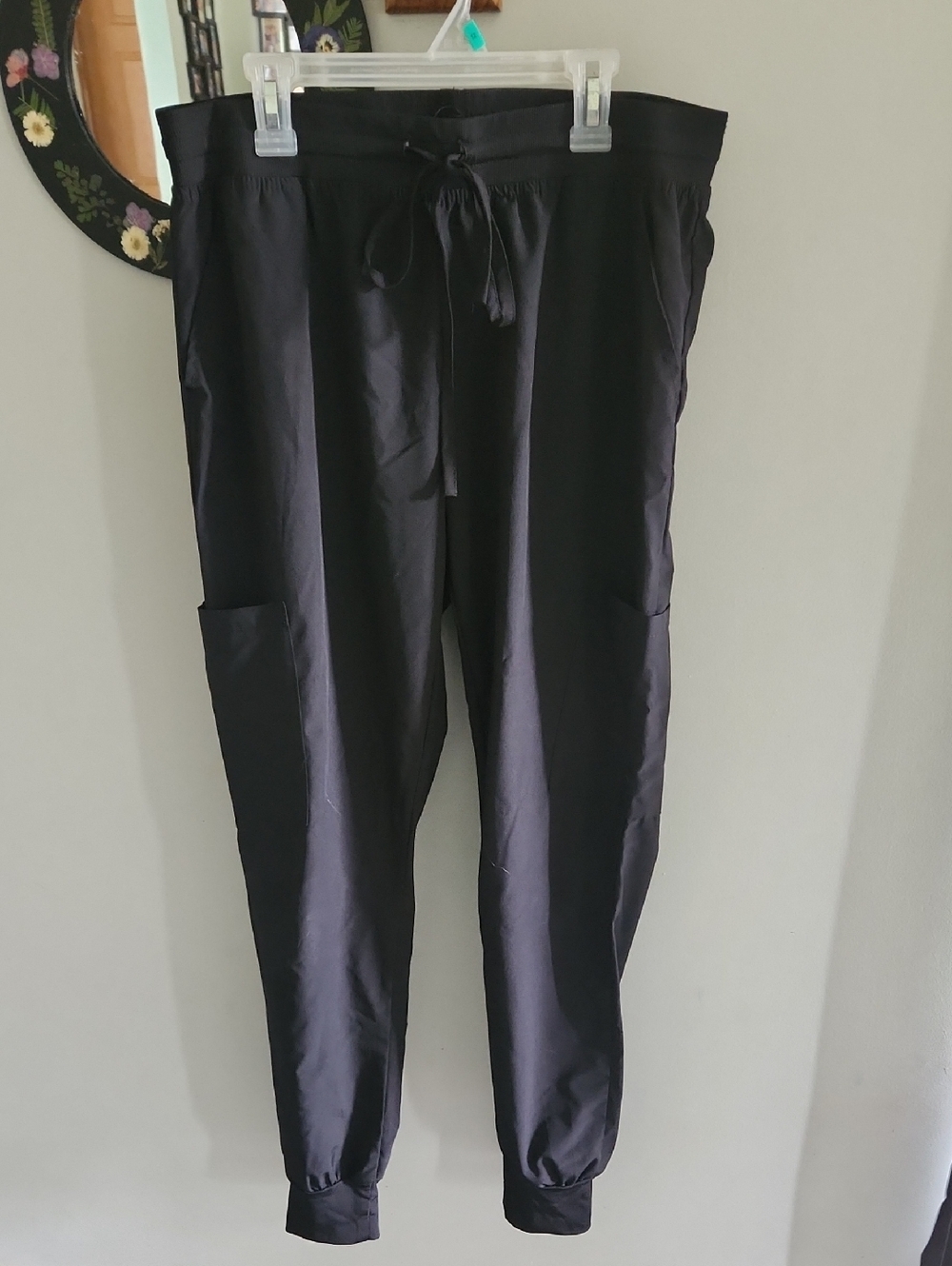 Women's Scrubs Joggers With Black Drawstring Size Medium